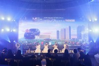 Để đảm bảo an toàn thời dịch bệnh, chỉ một số ít khách hàng đại diện mời đến chứng kiến trực tiếp, còn lại tham gia qua nền tảng livestream tại fanpage dự án.