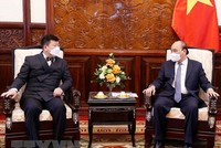 Chủ tịch nước Nguyễn Xuân Phúc tiếp Đại sứ Mông Cổ Jigjee Sereejav. (Ảnh: Thống Nhất/TTXVN) 