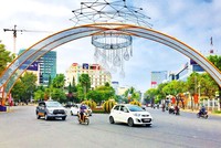 Đại lộ Hòa Bình (quận Ninh Kiều) trung tâm của TP. Cần Thơ, điểm đến của các dự án thương mại, dịch vụ. Ảnh: Huy Tự