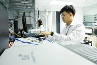 Tiêu điểm kinh doanh tuần qua: Vietnam Airlines không chỉ bay; Vinfast chuyên tâm xe điện; sẽ có Đất Xanh số