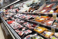 Giá thực phẩm tăng cao là một trong những nguyên nhân khiến lạm phát Mỹ tăng kỷ lục. Ảnh: AFP 