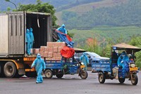 Hàng hóa qua cửa khẩu Hoành Mô (Quảng Ninh) sang nước bạn