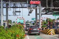 Một làn thu phí tự động không dừng trên cao tốc Pháp Vân - Cầu Giẽ.