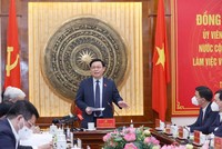 Chủ tịch Quốc hội Vương Đình Huệ phát biểu tại buổi làm việc.