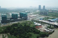 Chủ đầu tư nhà ở thương mại đang trong vòng luẩn quẩn khi tạo lập quỹ đất để phát triển nhà ở xã hội. Ảnh: Lê Toàn