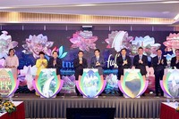 Các đại biểu nhấn nút Phát động mở lại hoạt động du lịch: Việt Nam - Trải nghiệm trọn vẹn.