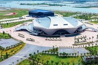 Môn bóng chuyền trong nhà được thi đấu tại Nhà thi đấu đa năng 5.000 chỗ ngồi, phường Đại Yên, thành phố Hạ Long.