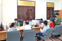 Người dân, doanh nghiệp làm thủ tục hành chính tại Sở Kế hoạch và Đầu tư tỉnh Quảng Bình