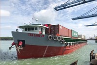Vận chuyển container bằng sà lan kết nối Tân Cảng - Cái Mép