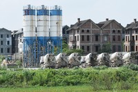 Vướng mắc pháp lý khiến dự án bị đình trệ kéo dài. Ảnh: Dũng Minh 