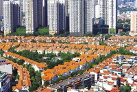 Thị trường bất động sản đang trong tình trạng khan hiếm nguồn cung và giá bị đẩy lên cao. Ảnh: Đức Thanh