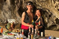 Du khách Singapore trở lại thăm Việt Nam sau hai năm "tắc biên" do Covid-19. 