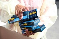 Abbott đã được Vụ Trang thiết bị và Công trình y tế thuộc Bộ Y tế cấp phép bán bộ test nhanh kháng nguyên Covid-19 do này hãng sản xuất tại Việt Nam.