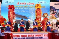 Vừa qua, tại Khu công nghiệp Becamex VSIP Bình Định đón dự án đầu tiên đến đầu tư từ các liên danh nhà đầu tư Công ty TNHH KURZ Việt Nam, Công ty TNHH Tư vấn Xây dựng Tân CC đã tổ chức lễ khởi công xây dựng Nhà máy KURZ Việt Nam, tổng mức đầu tư 40 triệu USD.