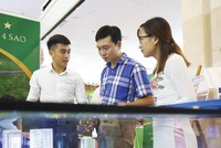 Tâm lý thị trường đang xuống thấp, người mua nhà tỏ ra dè dặt nên các dự án khó bán hàng. Ảnh: Dũng Minh 