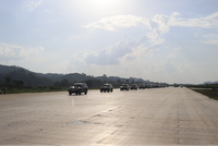 Đường cất hạ cánh hiện hữu tại sân bay Nà Sản.