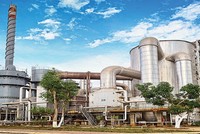 Cổ phiếu hóa chất là nhóm hiếm hoi tăng giá trong giai đoạn này. Ảnh nhà máy Hóa chất Đức Giang