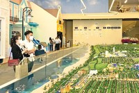 Việc siết tín dụng sẽ khiến thị trường bất động sản bị ảnh hưởng nặng.