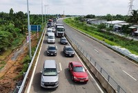 Tuyến cao tốc Trung Lương - Mỹ Thuận không có làn dừng khẩn cấp đã gây rất nhiều bất tiện cho hoạt động sản xuất.