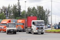 Xăng dầu hạ, nhưng giá cả hàng hóa không hạ vì xăng dầu chỉ tác động đến chi phí logistics, trong khi giá nguyên liệu đầu vào cho sản xuất vẫn tăng.