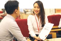 Hầu hết ngân hàng đều nỗ lực khai thác mảng kinh doanh màu mỡ bancassurance. Ảnh: Dũng Minh