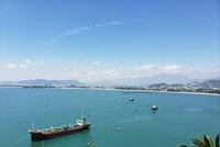 Cảng Liên Chiểu hứa hẹn sẽ trở thành "tọa độ" phát triển kinh tế động lực của Đà Nẵng trong thời gian đến, cũng như kết nối các cảng Chân Mây (Thừa Thiên Huế), Tiên Sa (Đà Nẵng) trở thành "con đường" vận tải biển quốc tế. Ảnh: Nhiệt Băng