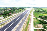 Nhiều dự án hạ tầng quan trọng bị chậm tiến độ do vướng giải phóng mặt bằng. Ảnh: Dũng Minh 