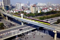 Đoàn tàu Nhổn - Ga Hà Nội chạy thử trong ngày 6/12/2021. Ảnh: Huy Hùng - TTXVN