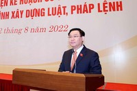 Chủ tịch Quốc hội Vương Đình Huệ phát biểu tại hội nghị.