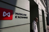 Chứng khoán Nga ngừng chấp nhận đồng USD