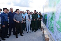 Thủ tướng yêu cầu các Bộ, ngành, địa phương, đơn vị đầu tư, nhà thầu phối hợp chặt chẽ, thúc đẩy các bước xây dựng dự án, đẩy nhanh hơn nữa tiến độ thi công. Ảnh: Nhật Bắc