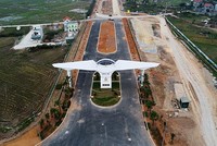 Tuyến đường được đầu tư xây dựng từ nút giao Đầm Nhà Mạc đến Khu công nghiệp Bắc Tiền Phong. Trong ảnh là cổng vào Khu công nghiệp Bắc Tiền Phong.