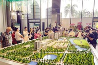 Nhiều doanh nghiệp mở bán dự án dịp cuối năm, nhưng lượng khách chốt hợp đồng không nhiều. Ảnh: Lê Toàn