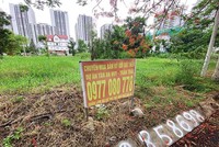 Nhiều nền đất đã có biên bản giao cho khách từ hơn 10 năm trước, nhưng đến nay, Công ty Tân An Huy vẫn chưa cho xây nhà, mà còn đòi thêm những khoản tiền hết sức phi lý