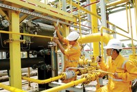Ngành dầu khí đang có những khó khăn và thuận lợi đan xen