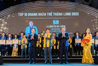 Ban tổ chức trao giải thưởng Doanh nhân trẻ Thăng Long tới 10 cá nhân tiêu biểu và Tuyên dương Top 30 Doanh nhân trẻ Thủ đô tiêu biểu