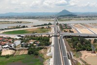 KKT Nam Phú Yên có diện tích 20.730 ha, giảm 250 ha so với trước đây do cập nhật lại ranh giới tuyến đường bộ cao tốc Bắc - Nam theo báo cáo nghiên cứu khả thi đã được Bộ Giao thông Vận tải thỏa thuận với địa phương.