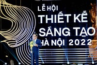 Giám đốc Sở Văn hóa và Thể thao Hà Nội Đỗ Đình Hồng đọc diên văn khai mạc Lễ hội