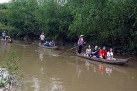 Du lịch sinh thái sông nước miệt vườn là sản phẩm du lịch đặc trưng, hấp dẫn của tỉnh Vĩnh Long. Ảnh: Huỳnh Biển