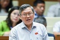 Đại biểu Tô Văn Tám (Kon Tum) phát biểu tại hội trường.