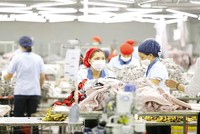 Là ngành hàng xuất khẩu chủ chốt, dệt may cần chú ý kiểm soát xuất xứ để tăng cơ hội và giá trị xuất khẩu sang Mỹ