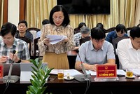 Lãnh đạo các Sở, ban, ngành tham dự và báo cáo nội dung liên quan tại kỳ họp