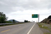 Cao tốc La Sơn - Túy Loan đã hoạt động được 8 tháng nhưng đến nay vẫn còn 47 hộ dân chưa được bố trí tái định cư. Ảnh: T.C 