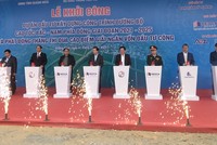 Thủ tướng Phạm Minh Chính và các đại biểu thực hiện nghi thức khởi công Dự án.