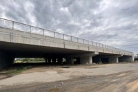 Tuyến đường Phước Tân - Bãi Ngà (đoạn qua Nhà máy lọc dầu Vũng Rô) chưa có đường dẫn vì vướng mặt bằng