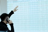 Tháng ngày đi qua