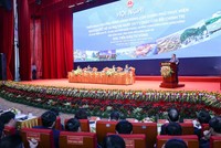 Thủ tướng Phạm Minh Chính chủ trì Hội nghị triển khai Chương trình hành động của Chính phủ thực hiện Nghị quyết số 30-NQ/TW ngày 23/11/2022 của Bộ Chính trị về phát triển kinh tế - xã hội và bảo đảm quốc phòng, an ninh Vùng đồng bằng sông Hồng đến năm 2030, tầm nhìn đến năm 2045. (Ảnh: Nhật Bắc)