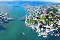 Thành phố Hạ Long trở thành đô thị dịch vụ, du lịch văn minh, thân thiện, trung tâm dịch vụ - du lịch quốc gia mang tầm quốc tế.