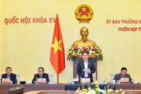 Chủ tịch Quốc hội Vương Đình Huệ điều hành phiên thảo luận.