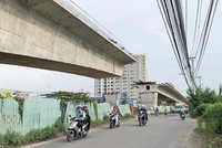 Dự án cầu Nam Lý chậm giải ngân do vướng giải phóng mặt bằng nên nhiều năm làm vẫn chưa xong.